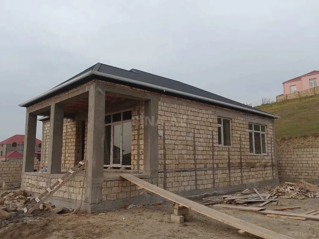 Satılır 4 otaqlı həyət evi 140 m²