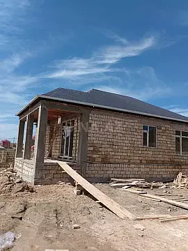 Satılır 4 otaqlı həyət evi 140 m²