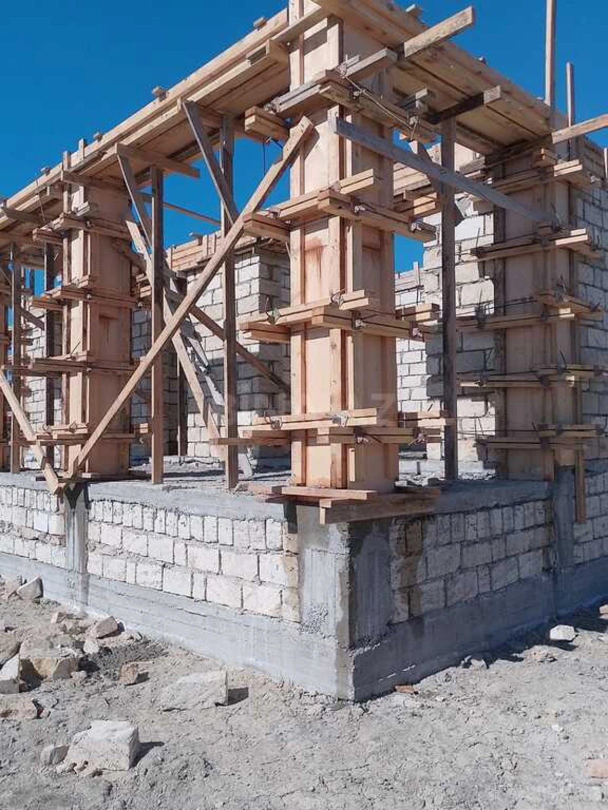 Satılır 4 otaqlı həyət evi 140 m²