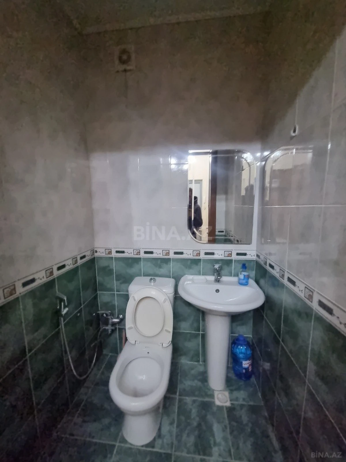 Satılır 2 otaqlı mənzil 92 m²
