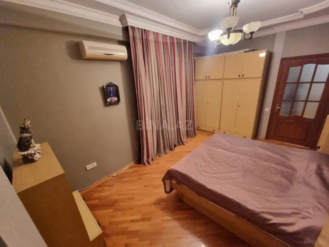 Satılır 2 otaqlı mənzil 92 m²