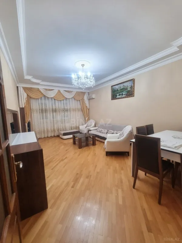 Satılır 2 otaqlı mənzil 92 m²