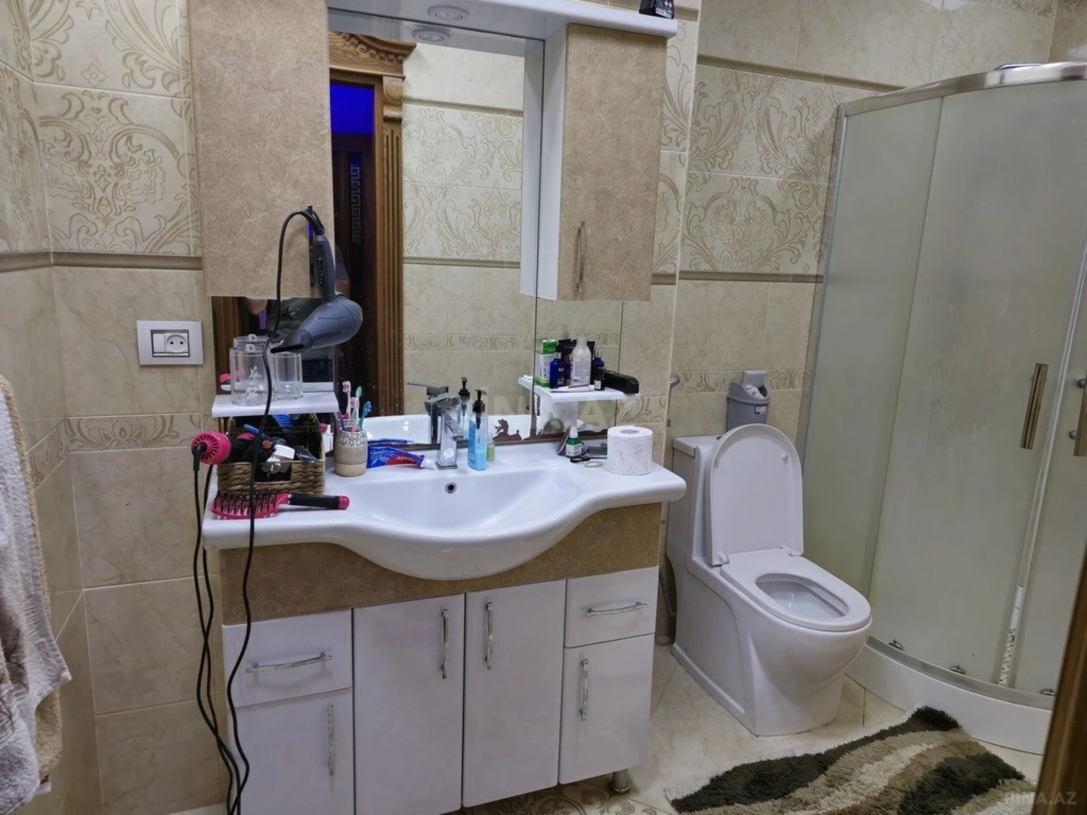 Satılır 4 otaqlı mənzil 179 m²