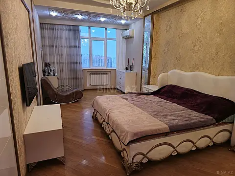 Satılır 4 otaqlı mənzil 179 m²