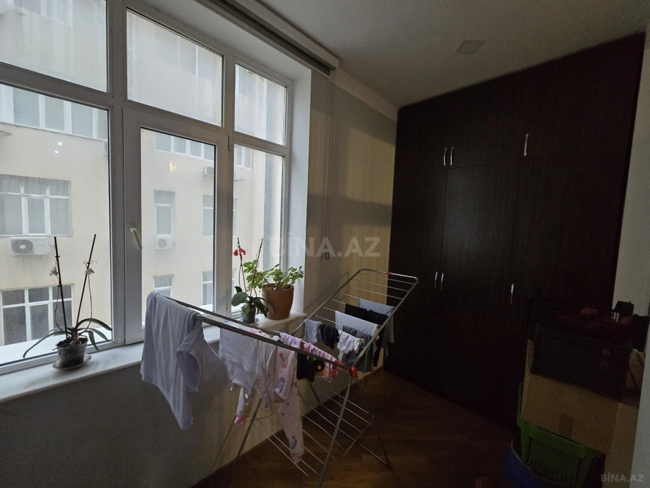 Satılır 4 otaqlı mənzil 179 m²