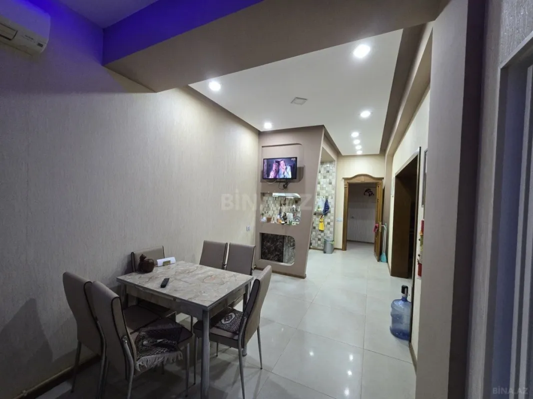 Satılır 4 otaqlı mənzil 179 m²