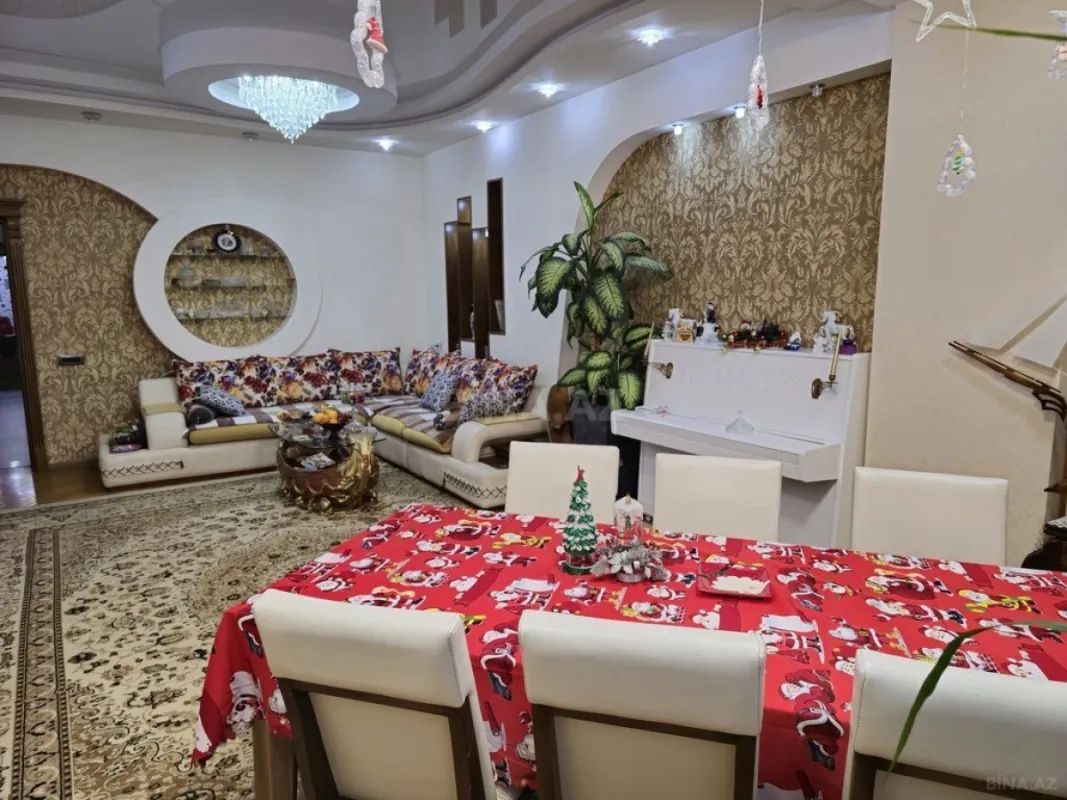 Satılır 4 otaqlı mənzil 179 m²