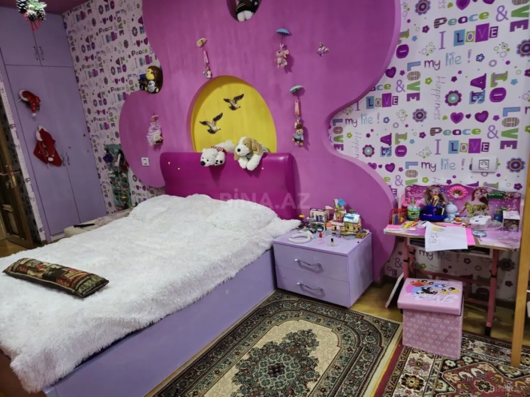 Satılır 4 otaqlı mənzil 179 m²