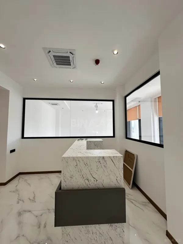 Satılır obyekt 263 m²