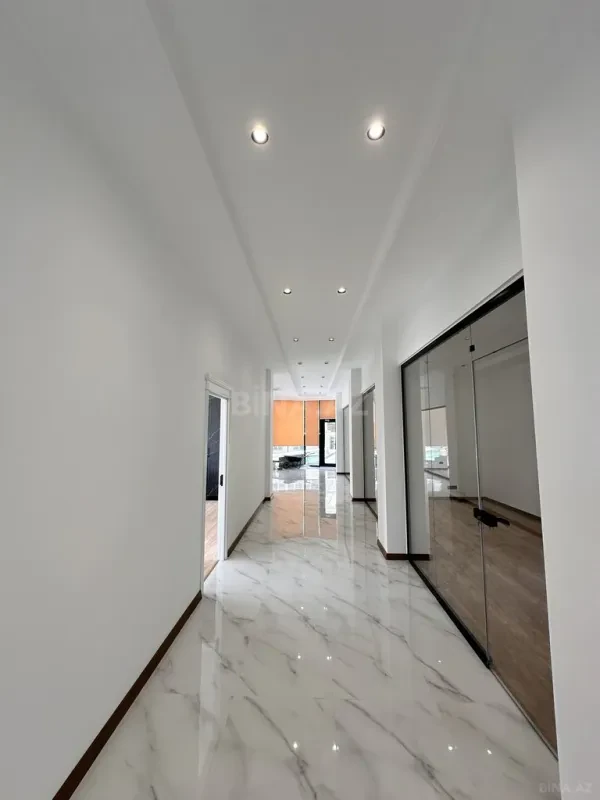 Satılır obyekt 263 m²