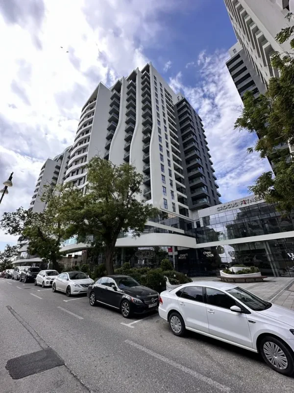 Satılır obyekt 263 m²