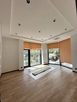Satılır obyekt 263 m²