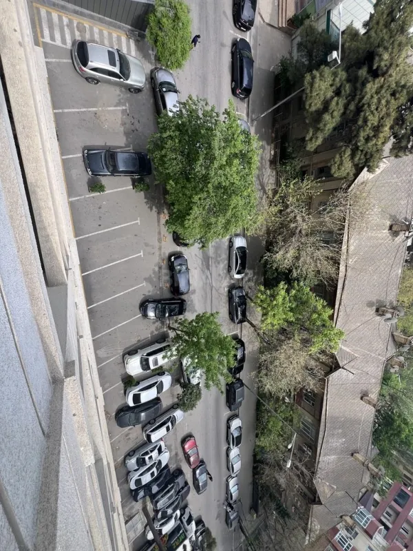 Satılır 4 otaqlı mənzil 238 m²