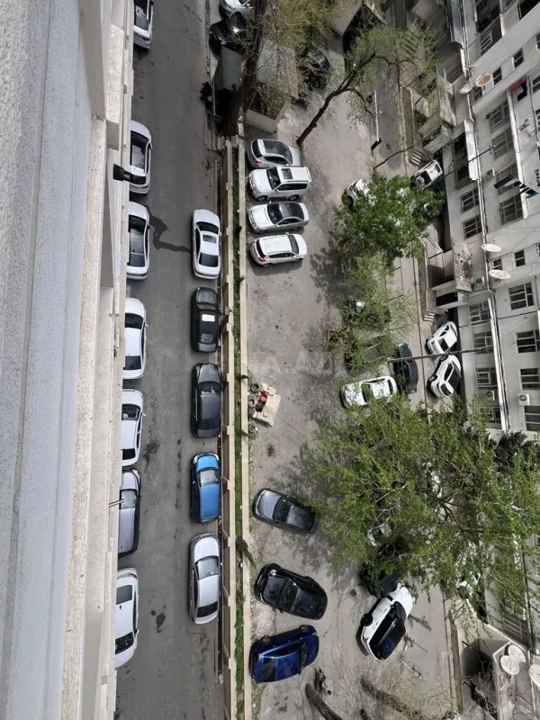 Satılır 4 otaqlı mənzil 238 m²