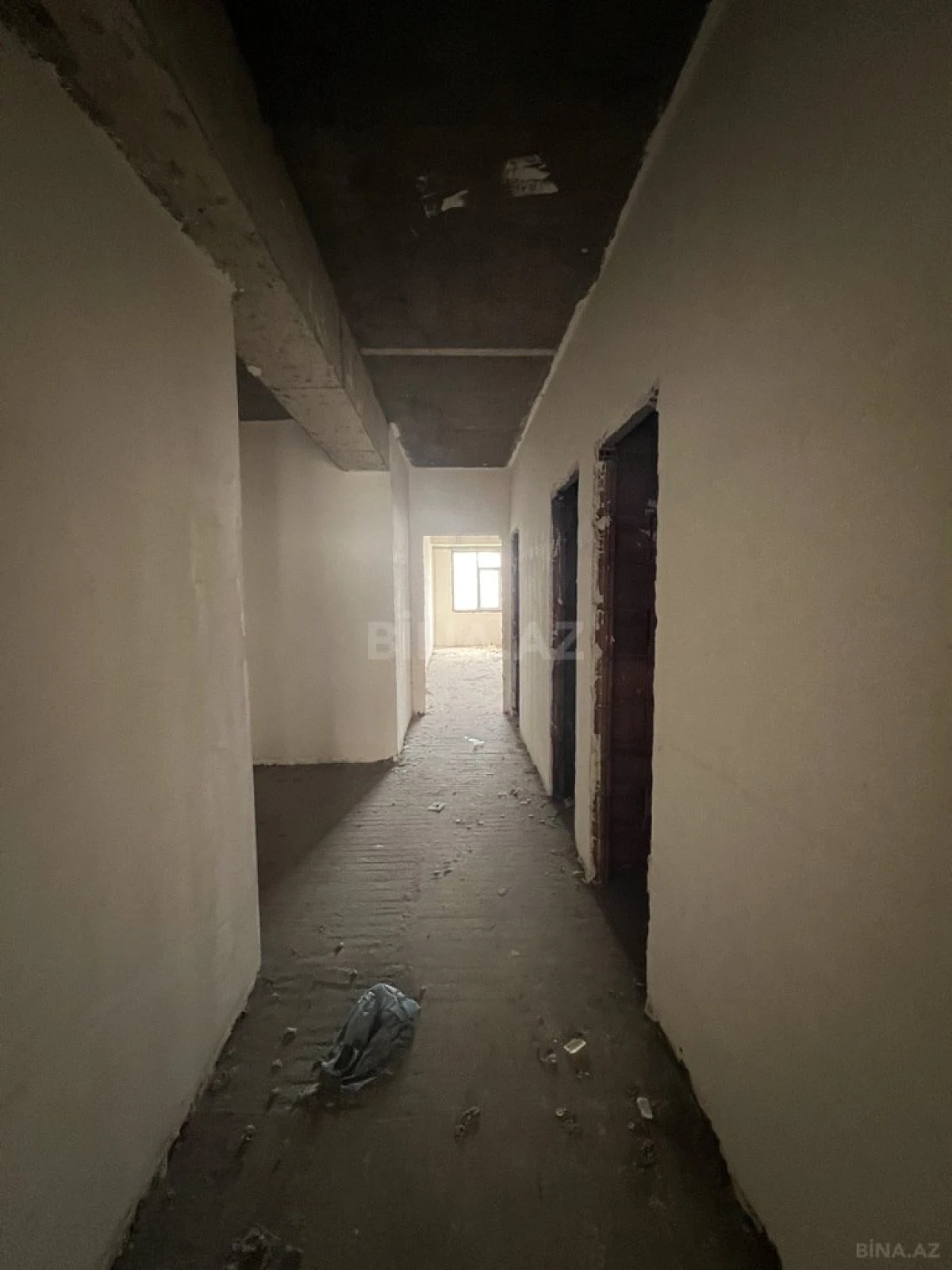 Satılır 4 otaqlı mənzil 238 m²