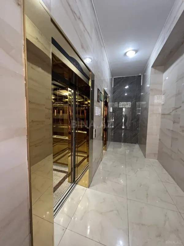 Satılır 4 otaqlı mənzil 238 m²