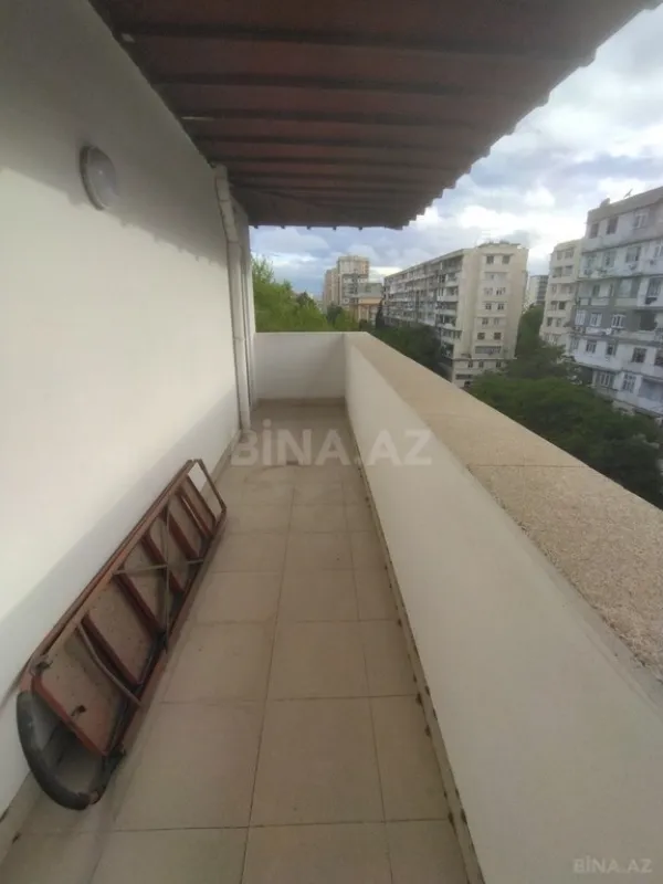Satılır 4 otaqlı mənzil 185 m²