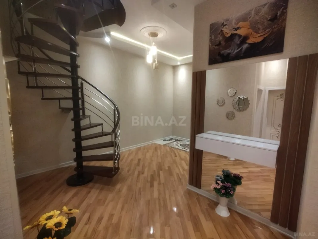 Satılır 4 otaqlı mənzil 185 m²