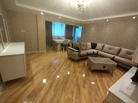 Satılır 4 otaqlı mənzil 185 m²
