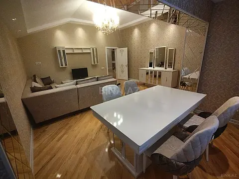 Satılır 4 otaqlı mənzil 185 m²