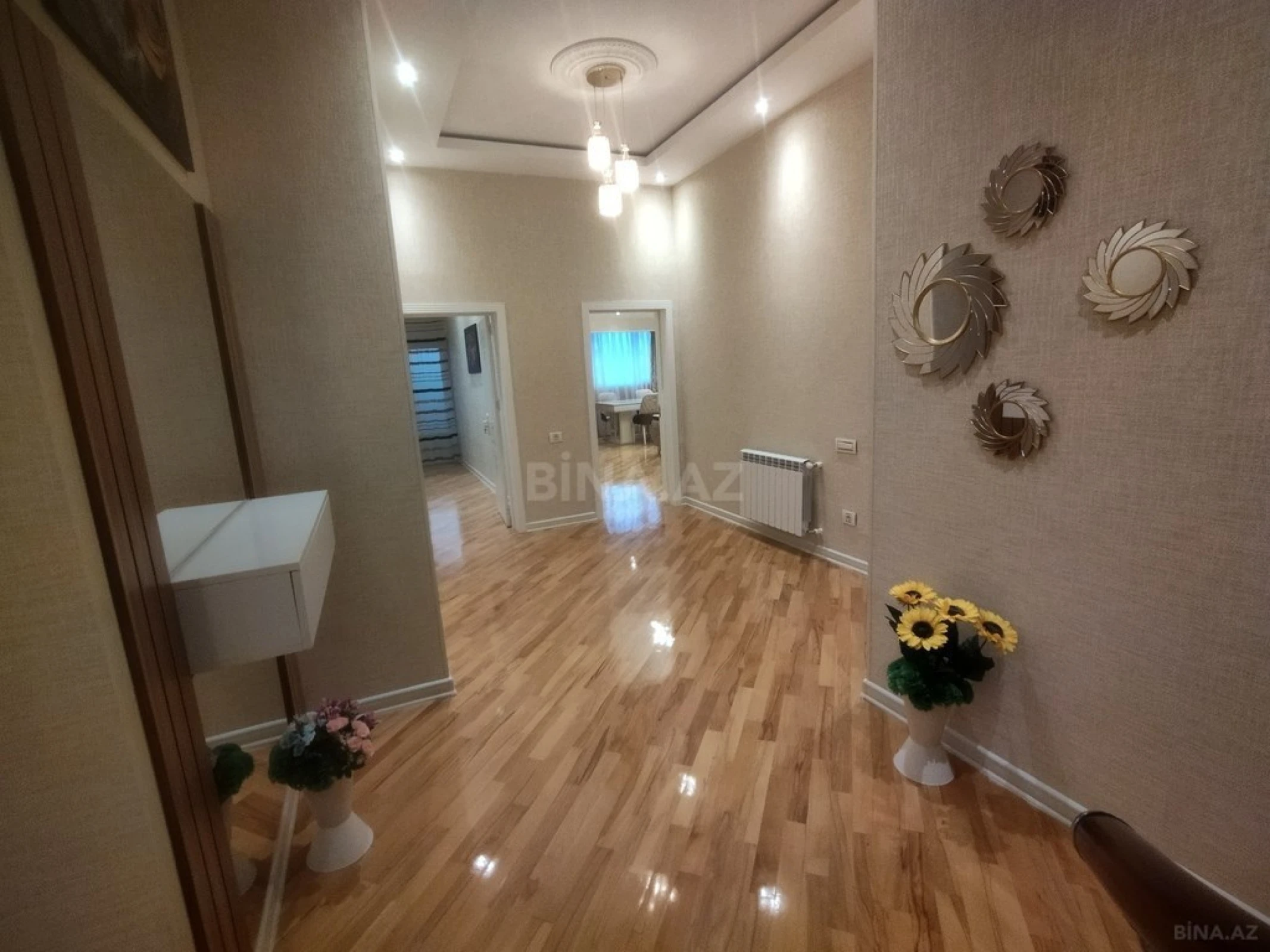 Satılır 4 otaqlı mənzil 185 m²