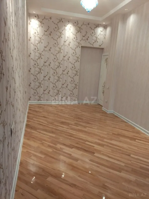 Satılır 4 otaqlı mənzil 185 m²