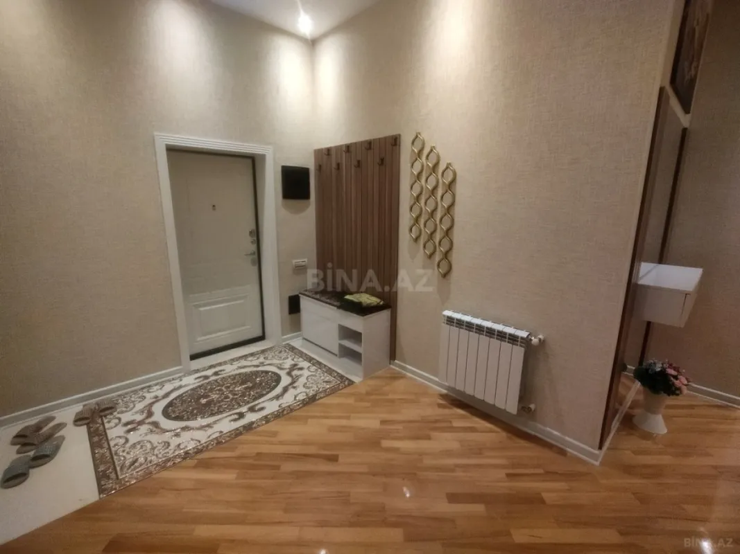 Satılır 4 otaqlı mənzil 185 m²