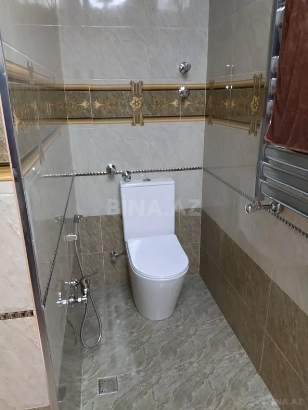 Satılır 4 otaqlı mənzil 185 m²