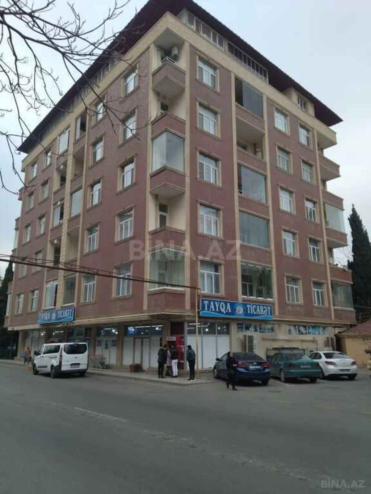 Satılır 4 otaqlı mənzil 185 m²