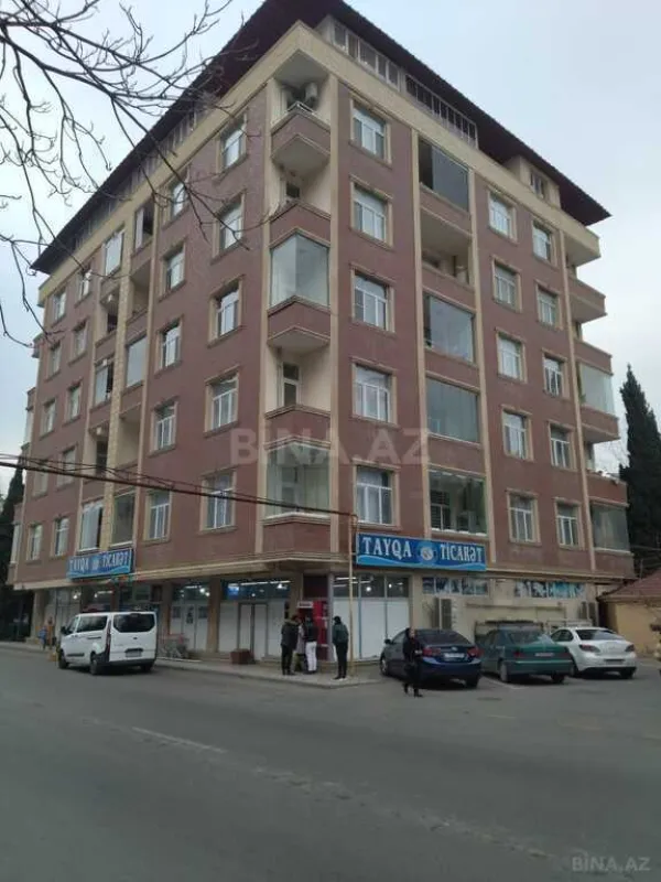 Satılır 4 otaqlı mənzil 185 m²