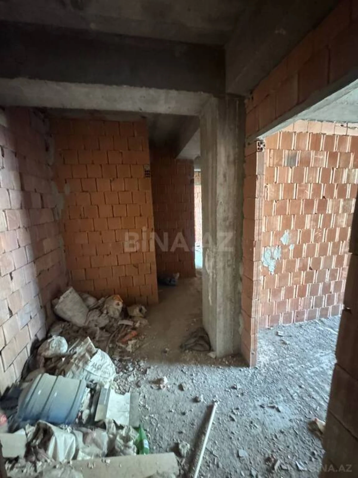 Satılır 2 otaqlı mənzil 82 m²
