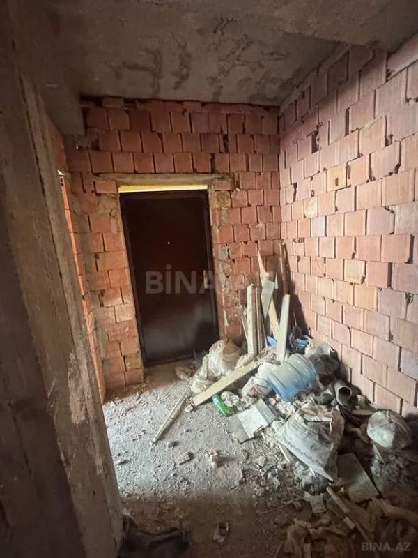 Satılır 2 otaqlı mənzil 82 m²