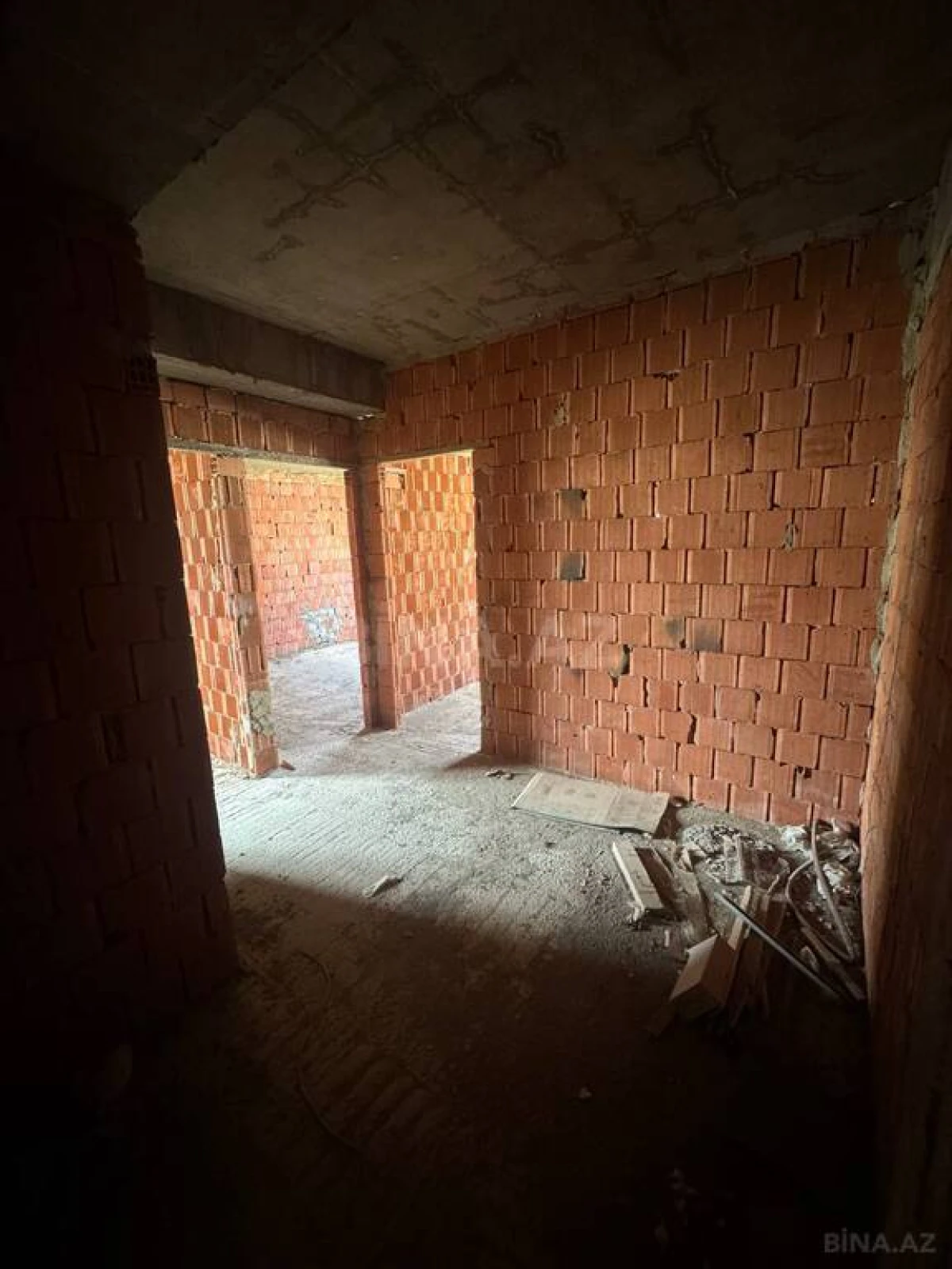 Satılır 2 otaqlı mənzil 82 m²