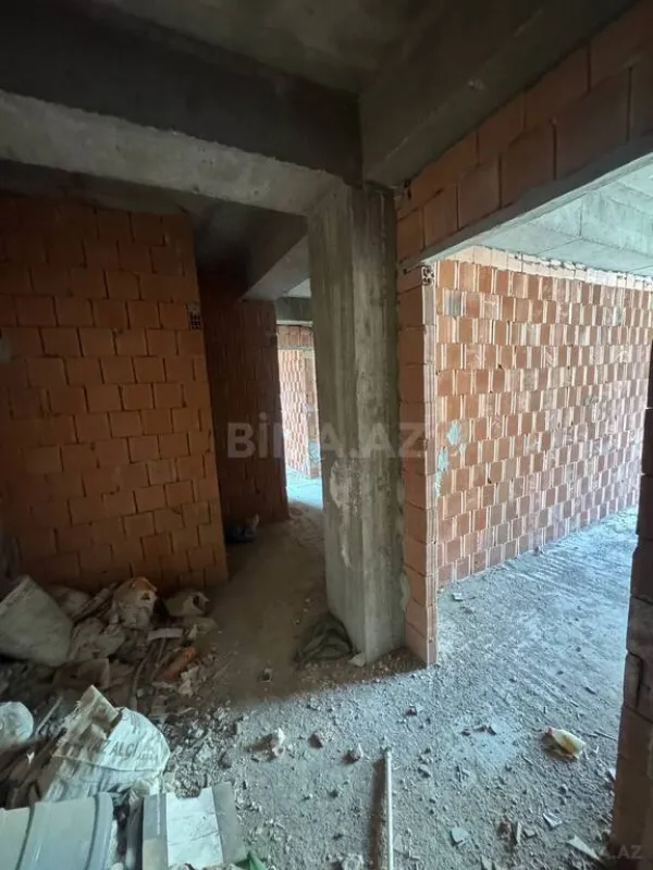 Satılır 2 otaqlı mənzil 82 m²