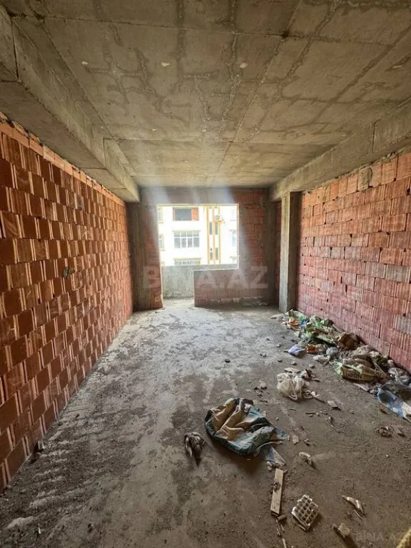 Satılır 2 otaqlı mənzil 82 m²