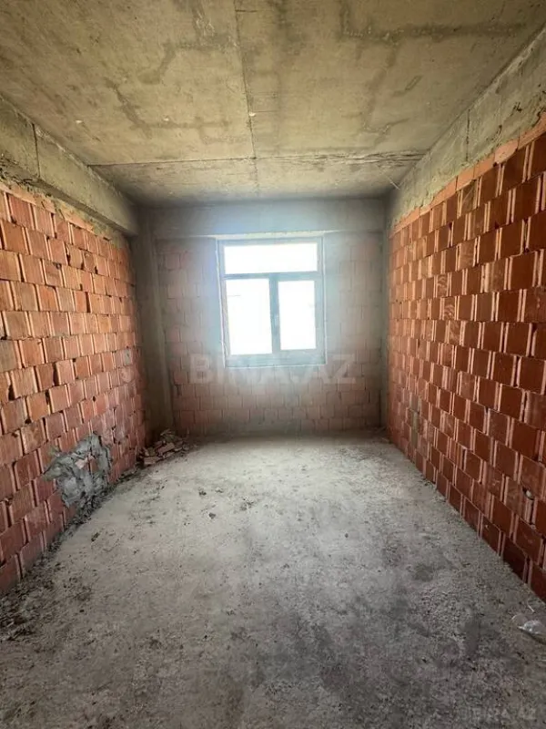 Satılır 2 otaqlı mənzil 82 m²