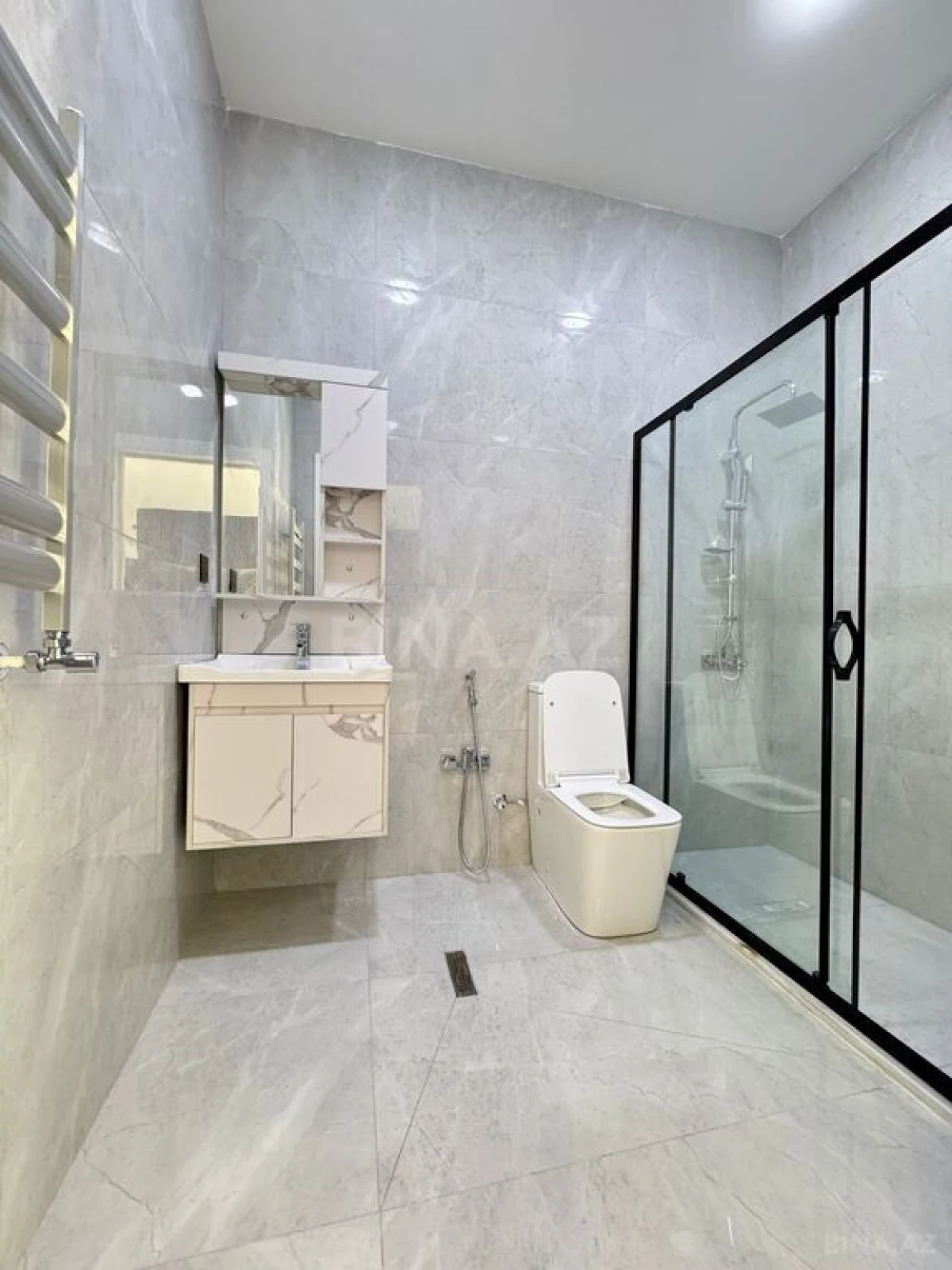 Satılır 4 otaqlı həyət evi 160 m²