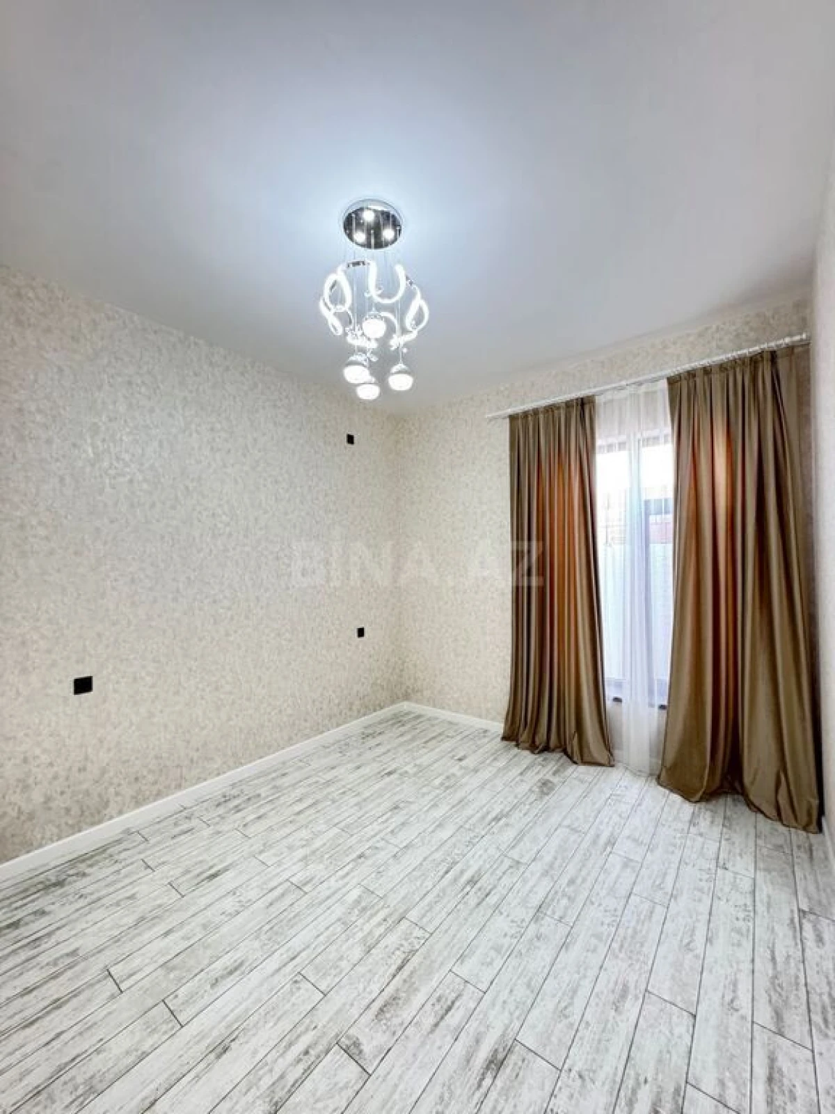 Satılır 4 otaqlı həyət evi 160 m²