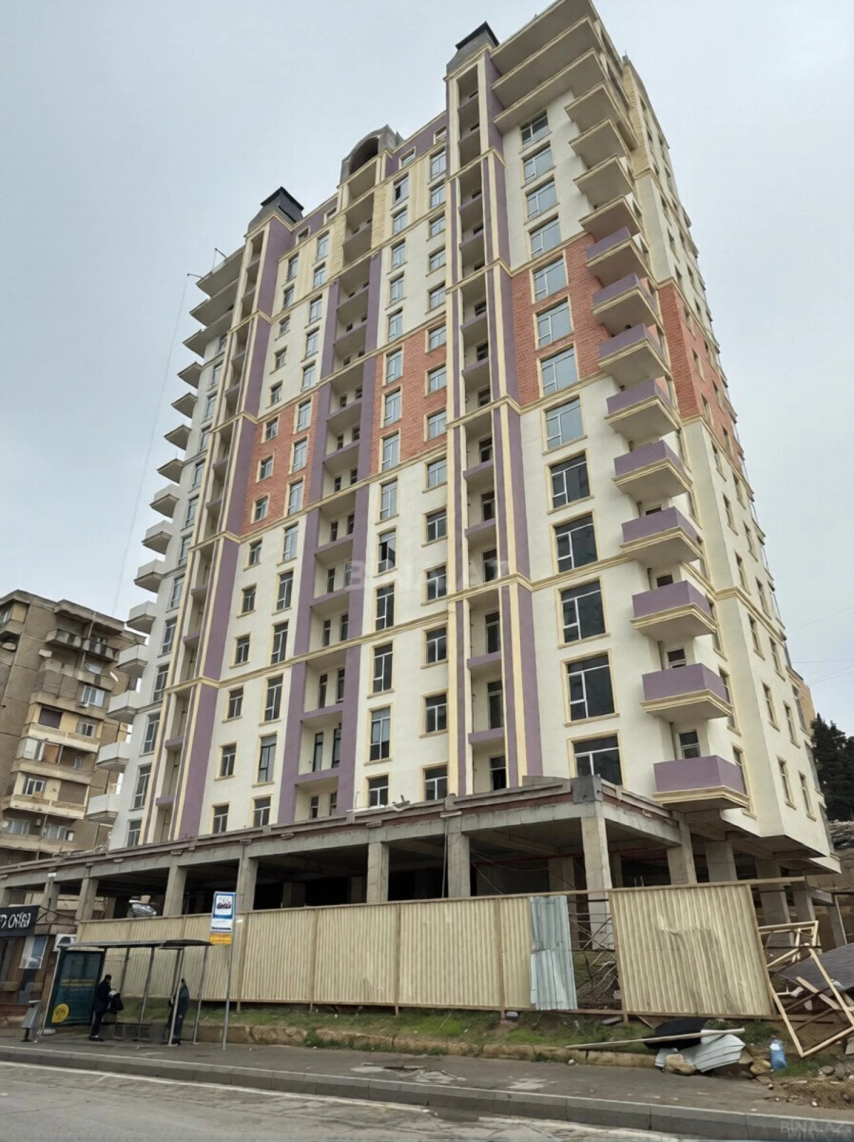 Satılır 2 otaqlı mənzil 88 m²