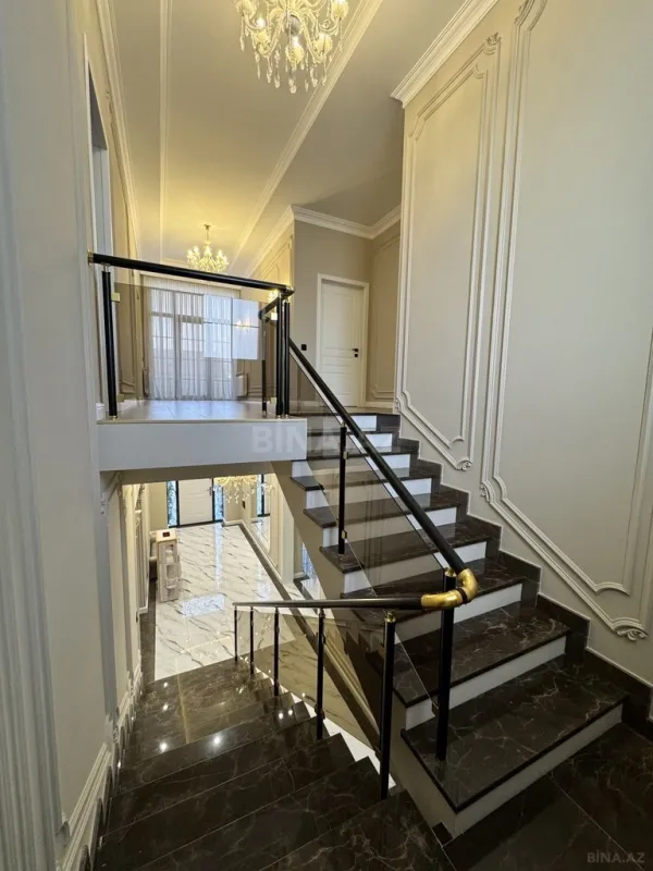 Satılır 5 otaqlı həyət evi 450 m²