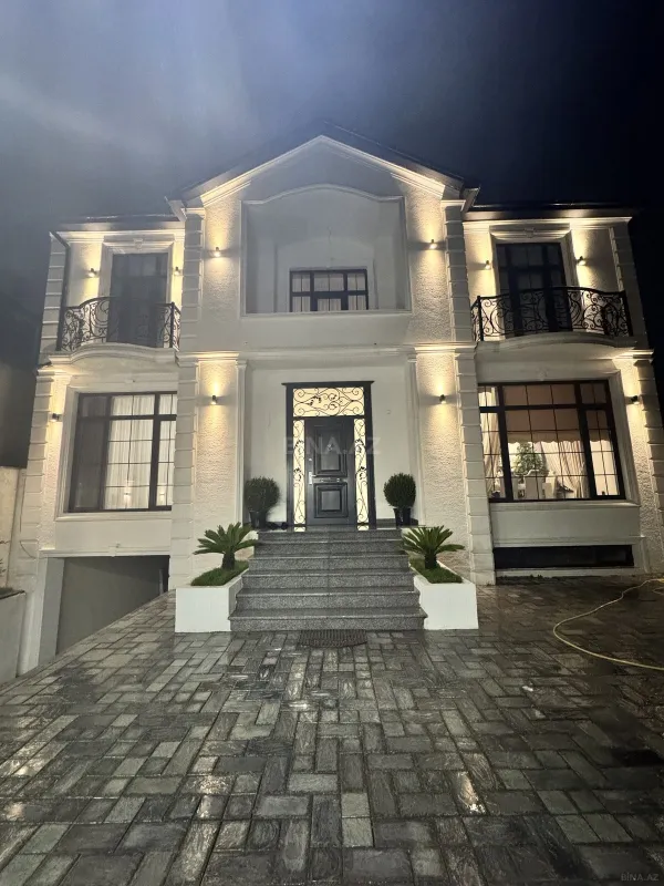 Satılır 5 otaqlı həyət evi 450 m²