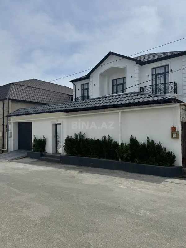 Satılır 5 otaqlı həyət evi 450 m²