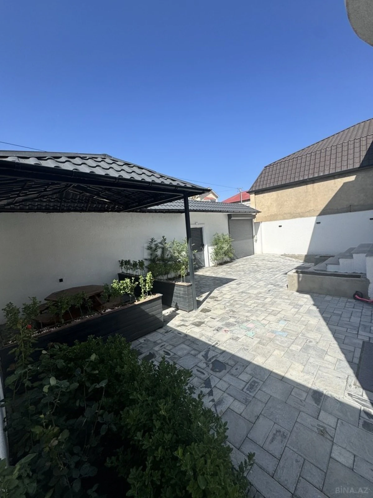 Satılır 5 otaqlı həyət evi 450 m²