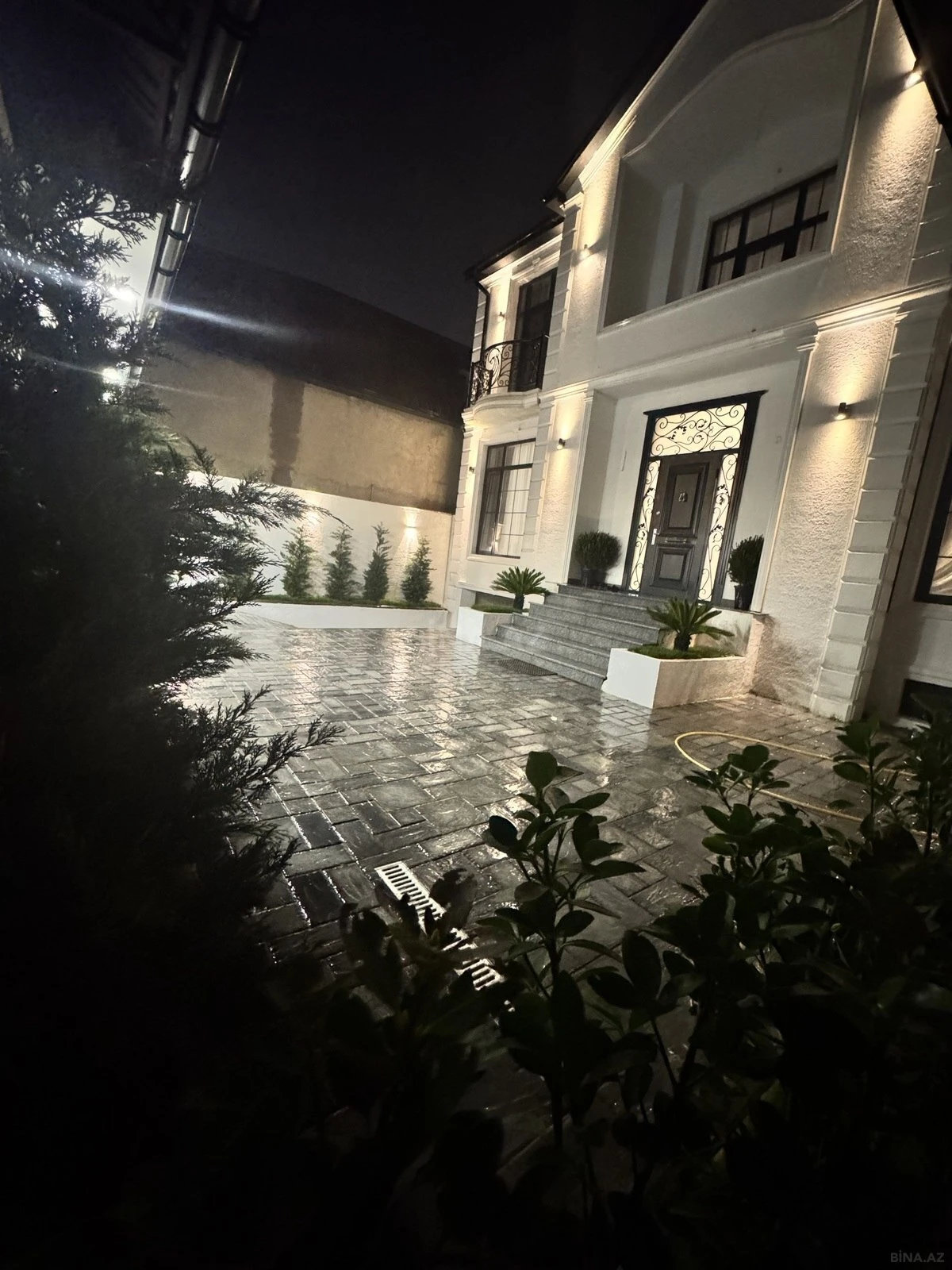 Satılır 5 otaqlı həyət evi 450 m²