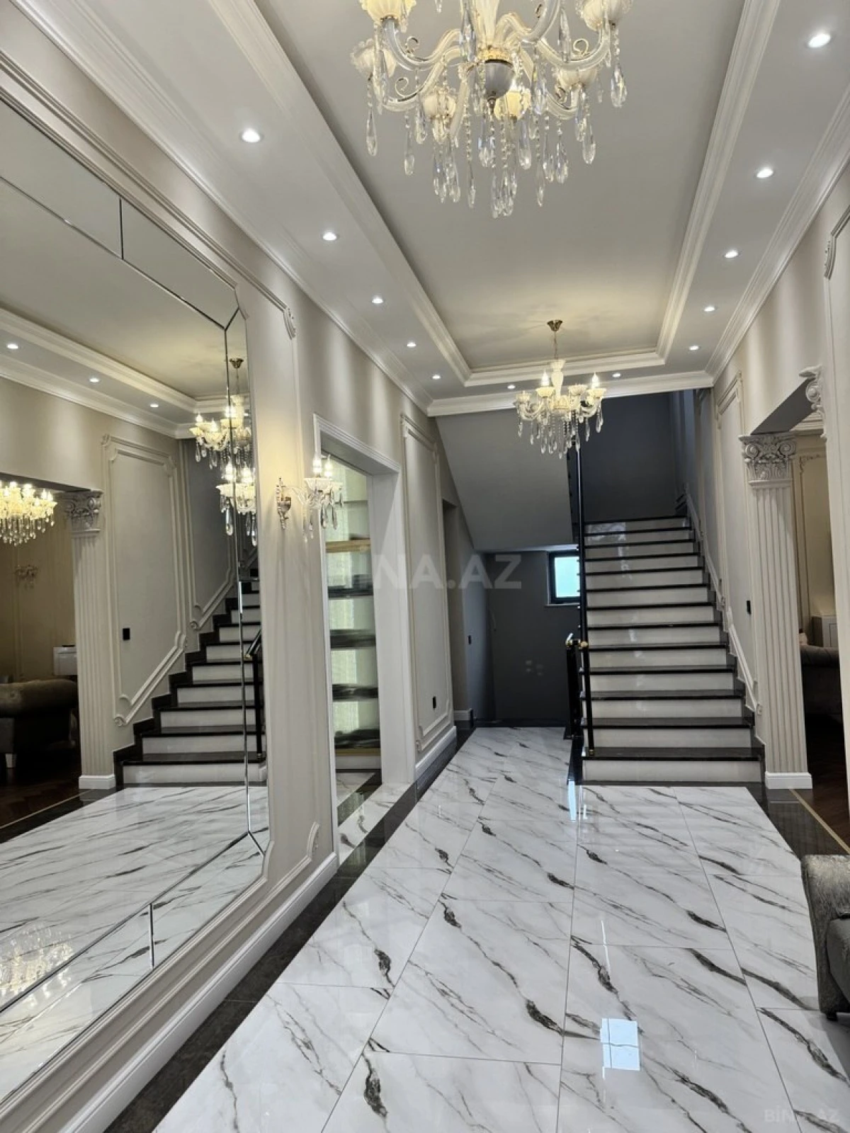 Satılır 5 otaqlı həyət evi 450 m²