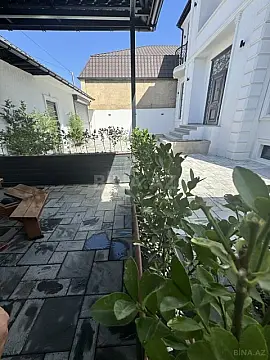 Satılır 5 otaqlı həyət evi 450 m²