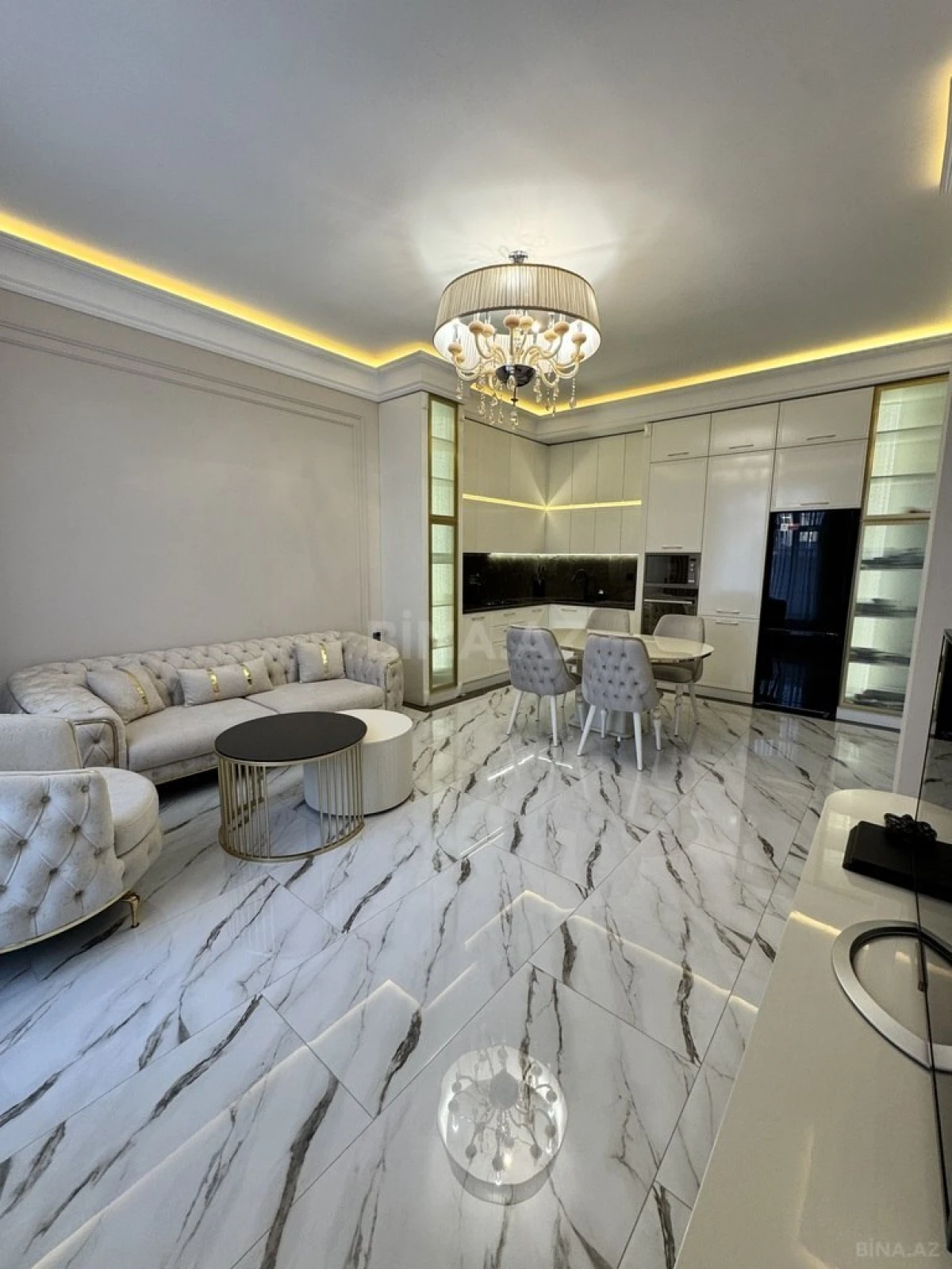 Satılır 5 otaqlı həyət evi 450 m²