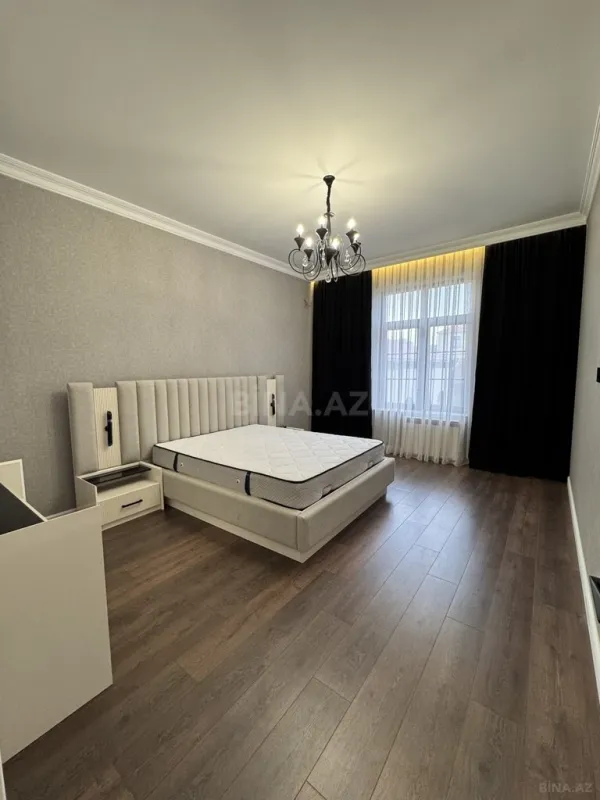 Satılır 5 otaqlı həyət evi 450 m²