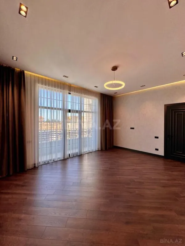 Satılır 6 otaqlı həyət evi 400 m²