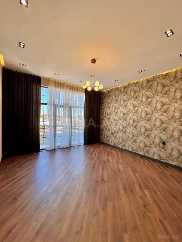 Satılır 6 otaqlı həyət evi 400 m²